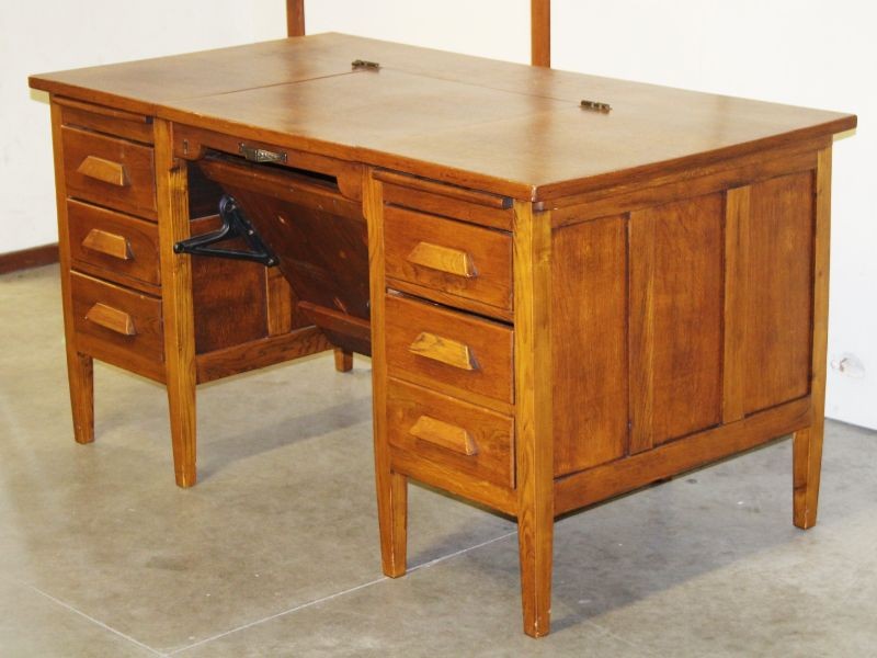 Mooie, vintage desk met dubbel inklapbaar werkblad